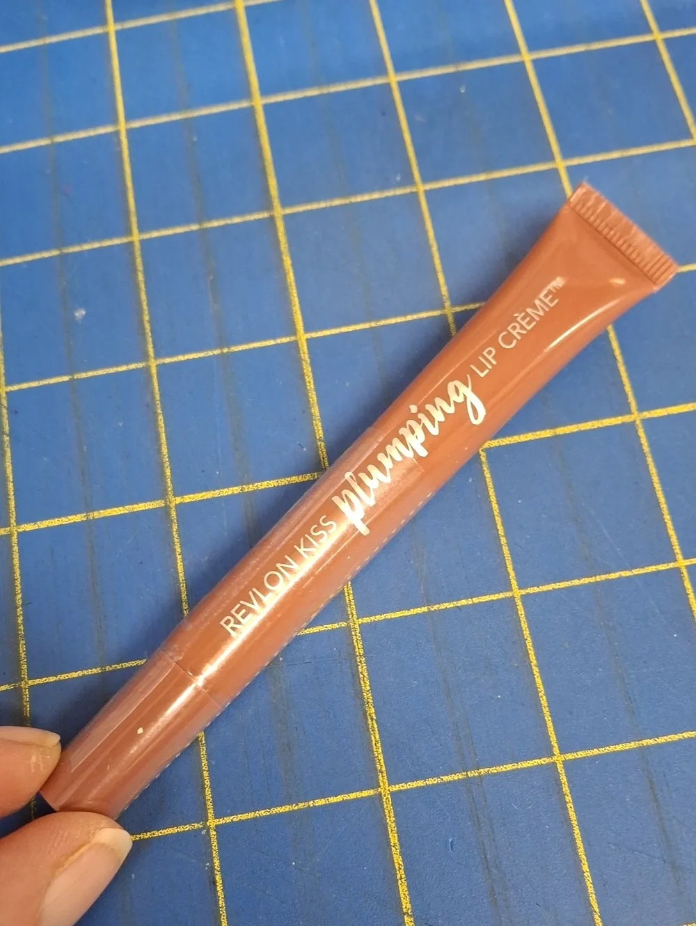 Revlon Kiss Plumping Lip Crème 515 Almond Suede 7.1g New Sealed Tube